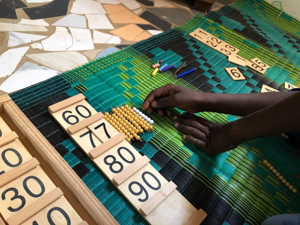 Le matériel Montessori : un outil pour comprendre, manipuler et grandir